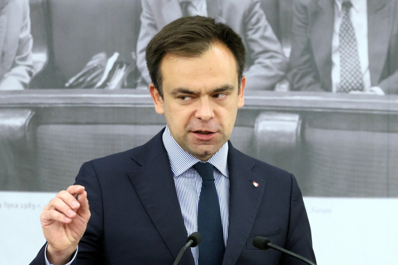 Minister finansów Andrzej Domański wypowiedział się na temat podwyżki podatków i wieku emerytalnego