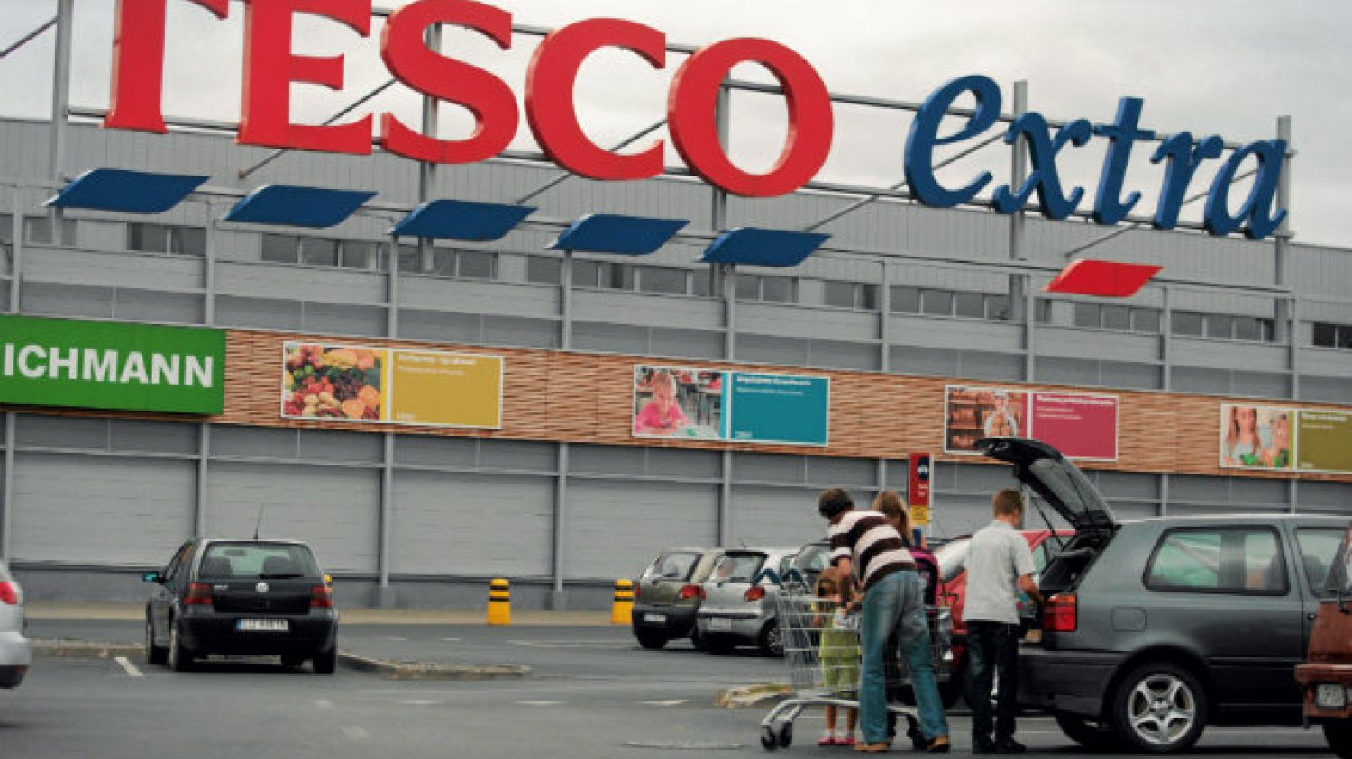 Tesco podnosi wynagrodzenia do 2600 zł brutto