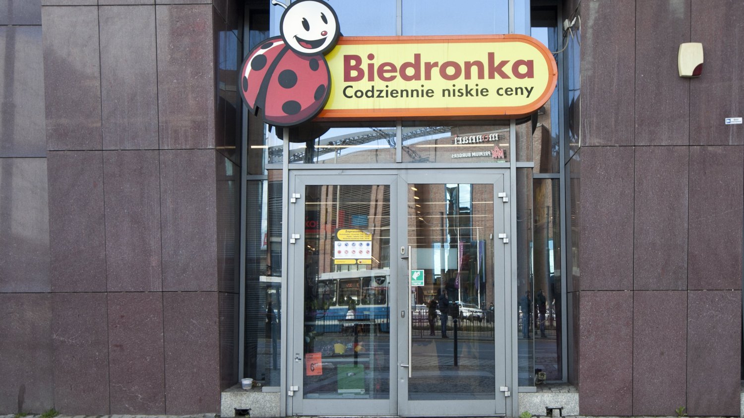 Biedronka ma ofertę specjalnie dla seniorów.