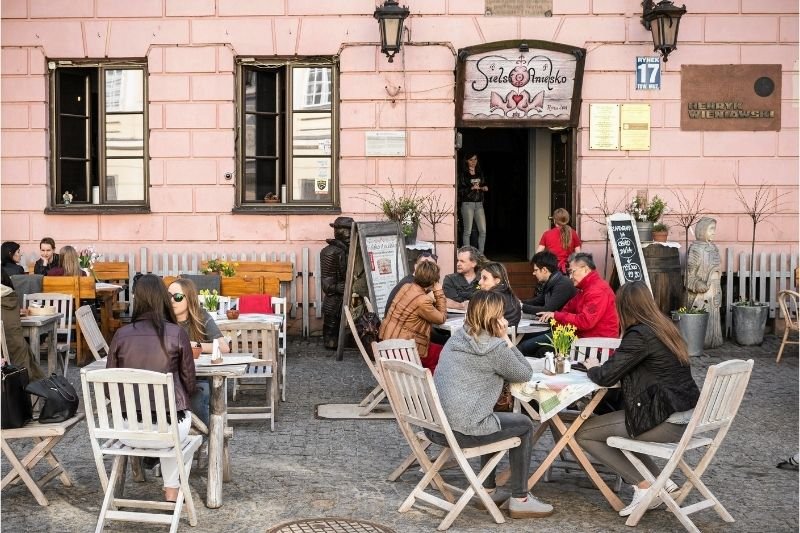 Jacek Abramowski, właściciel dwóch restauracji Sielsko Anielsko i Jezuicka 16, wystawił na sprzedaż swój dom.