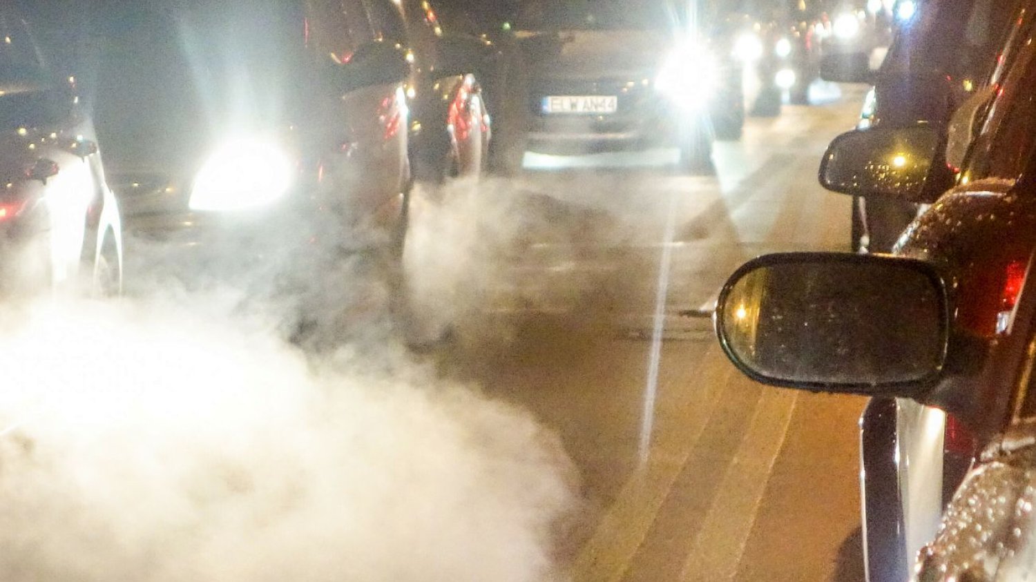 Kraków i Warszawa mierzą się z wprowadzeniem Stref Czystego Transportu. Łatwo nie jest