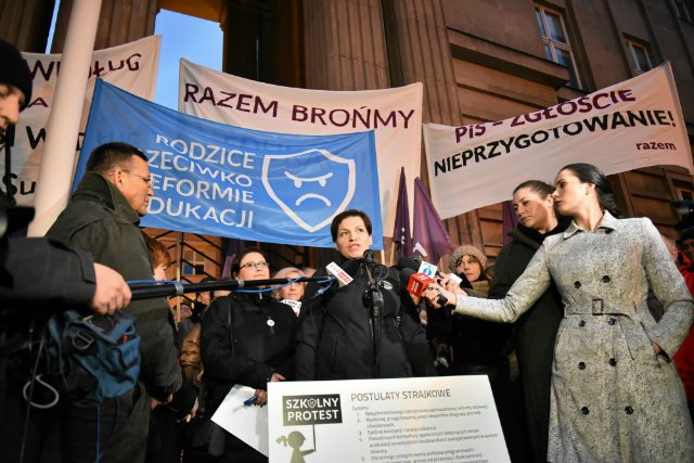 Protest nauczycieli i rodziców przeciwko reformie edukacji.