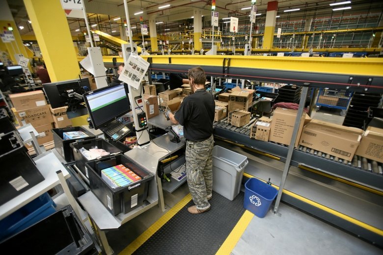 Praca w Amazon. Oto jedno z centrów logistycznych Amazona w Polsce.