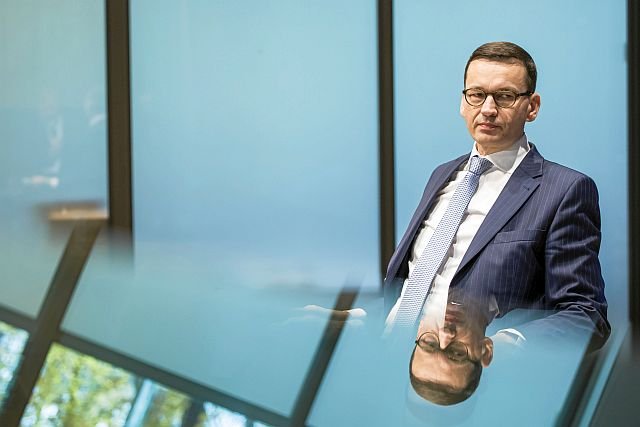 Minister Morawiecki powtarza swoję sztuczkę sprzed roku. Zwróci szybciej nadpłaty VAT, by mieć lepsze wzrosty na początku roku