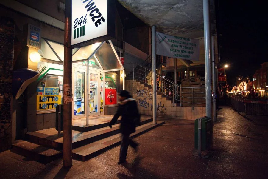 Całodobowy sklep z alkoholem przy sopockim "Monciaku"