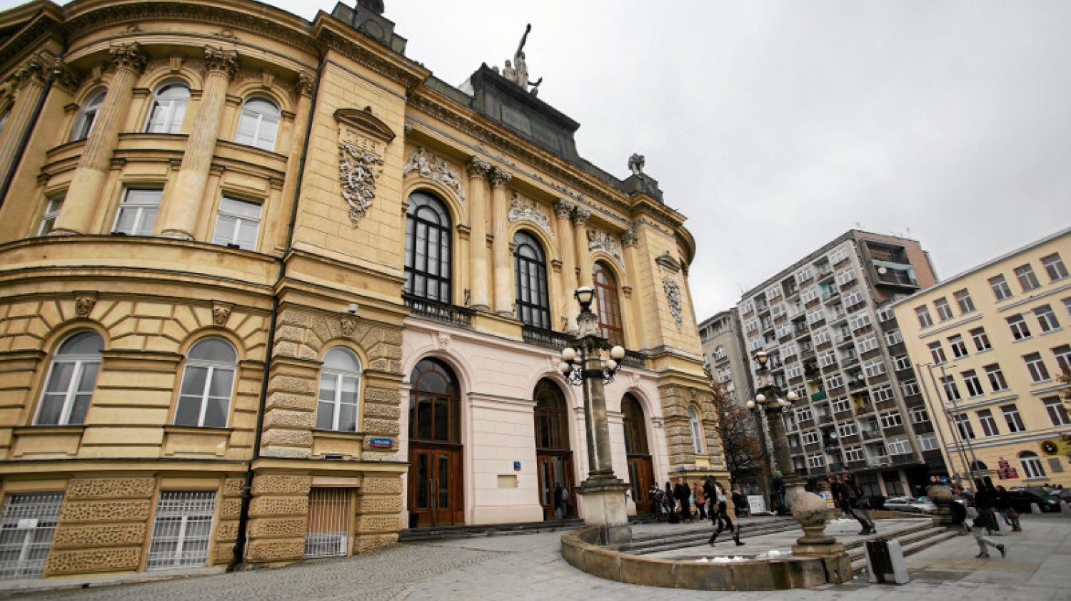 Tak prezentuje się gmach główny Politechniki Warszawskiej.