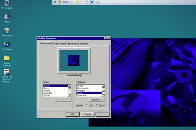 Programista przygotował aplikację, która pozwala włączyć Windows 95 na każdym sprzęcie