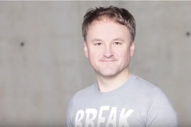 Artur Kurasiński jest współtwórcą cyklu spotkań dla przedsiębiorców, Aula Polska i konkursu Aulery