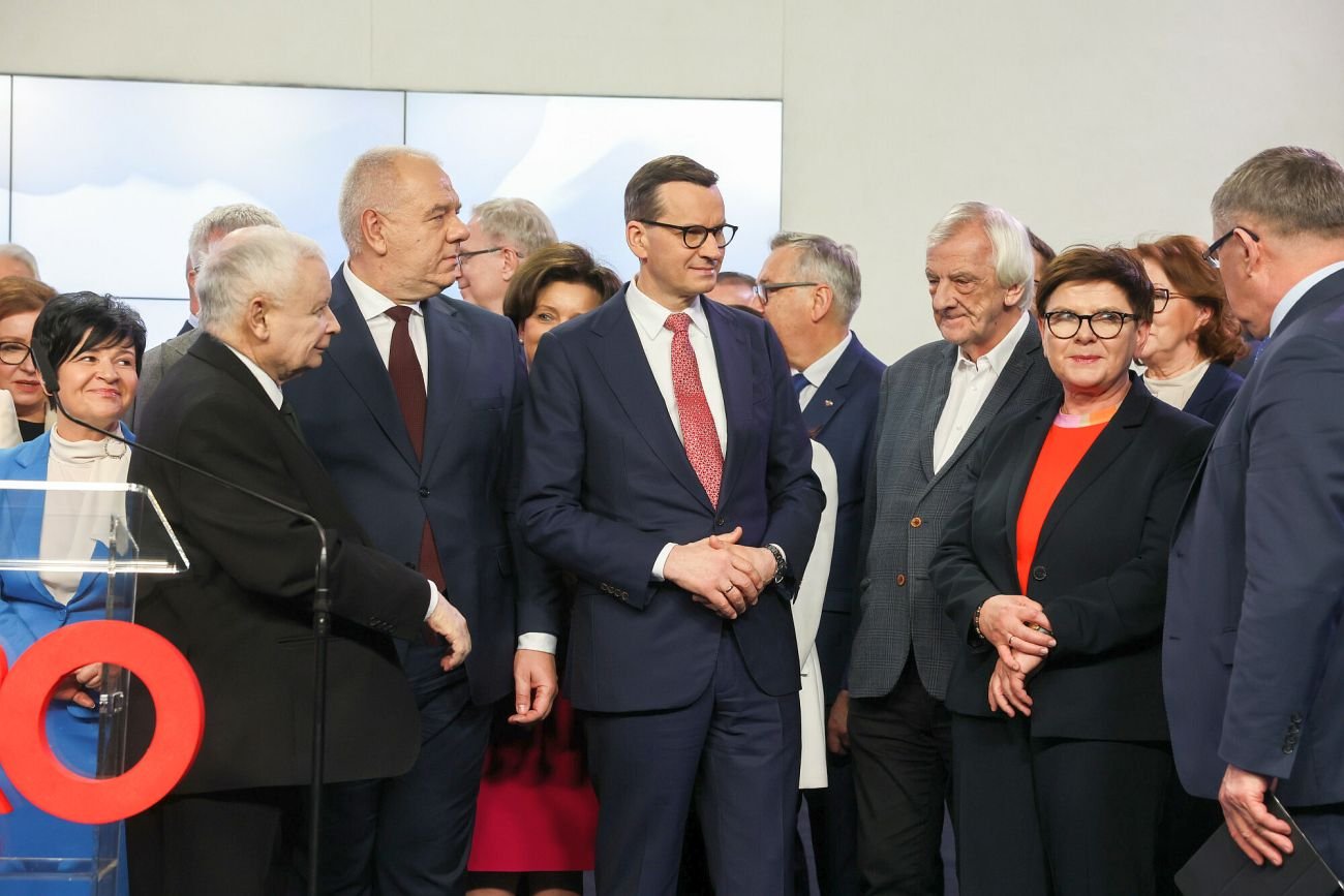 Wierchuszka PiS stworzyła nową kastę zależnych od partii milionerów.