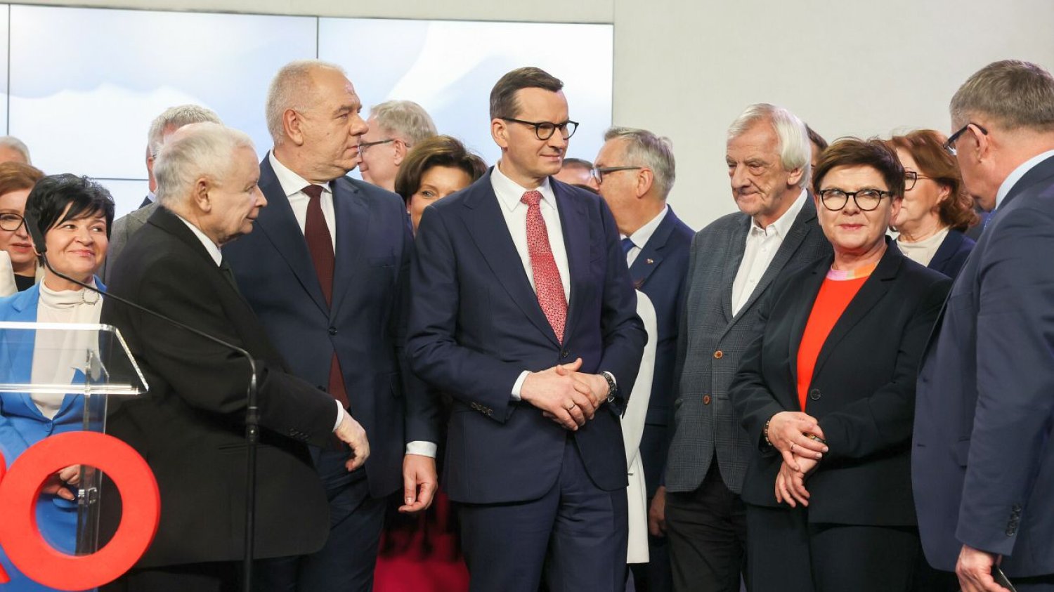 Wierchuszka PiS stworzyła nową kastę zależnych od partii milionerów.