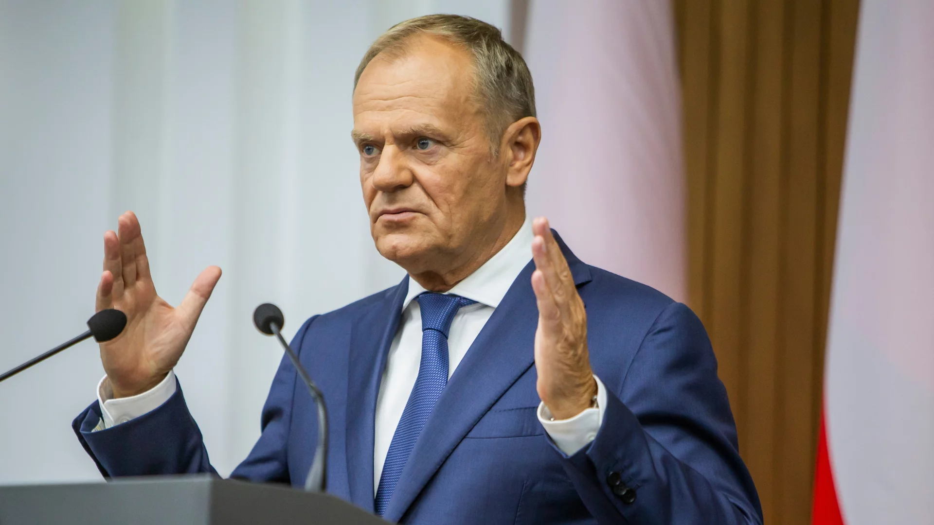 Donald Tusk, który przemawia.