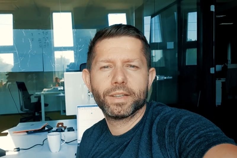 Michał Sadowski personalnie dzieli się nowościami w Brand24, m.in. na swoim kanale YouTube.