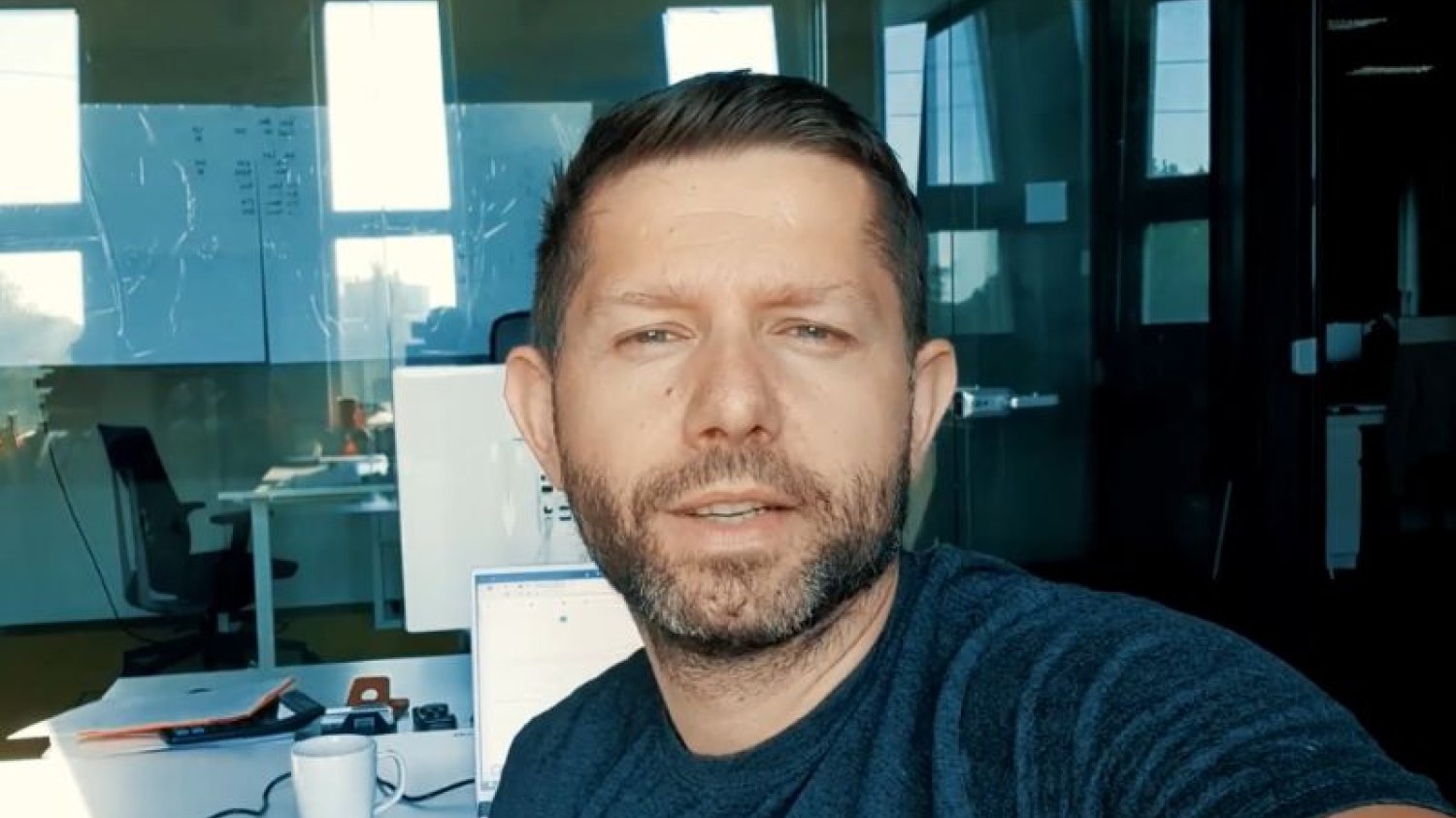 Michał Sadowski personalnie dzieli się nowościami w Brand24, m.in. na swoim  kanale YouTube.
