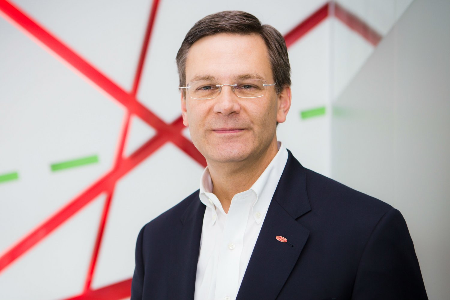 James C. Collins - wiceprezes firmy DuPont: Muszę powiedzieć, że sam byłem zdziwiony jak wiele innowacyjnych projektów powstaje w naszym [warszawskim - przyp. red.] biurze.