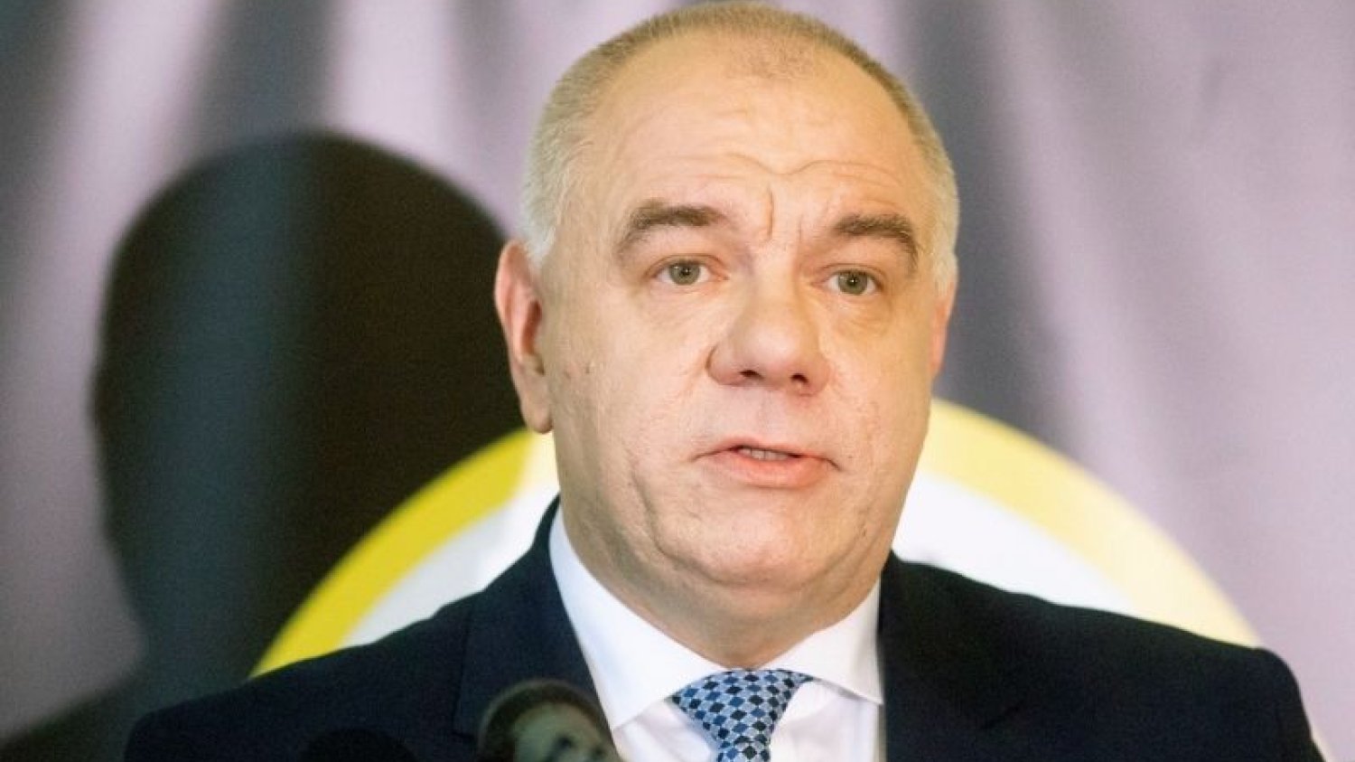 Jacek Sasin twierdzi, że nie podpisał z Pocztą Polską umowy na realizację wyborów korespondencyjnych, gdyż nie wiedział, na jaką kwotę miałaby opiewać.