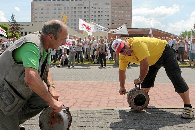 Jastrzębska Spółka Węglowa to raj dla związków zawodowych. Działają tu 122 związki, zrzeszające... 120 procent załogi