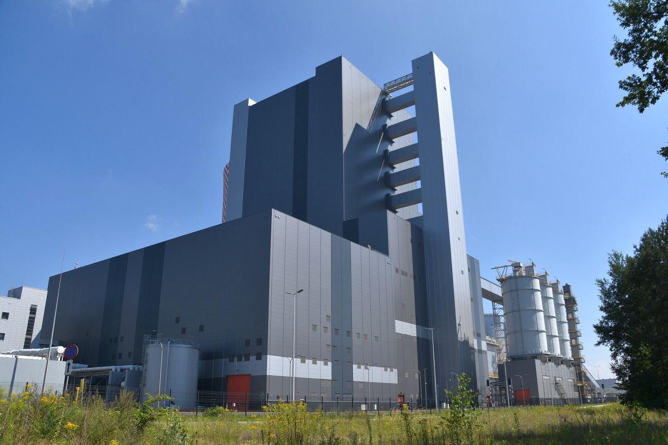 Blok 910 w Jaworznie raz działa, raz nie. Teraz akurat działa, ale osiąga jedną czwartą mocy