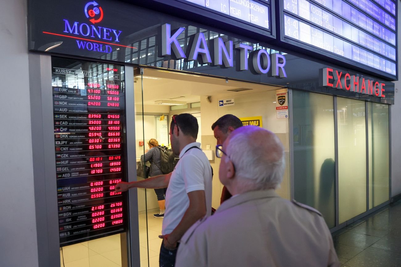 Dzięki decyzji FED dolar się umocnił, ale wartość złotego spada