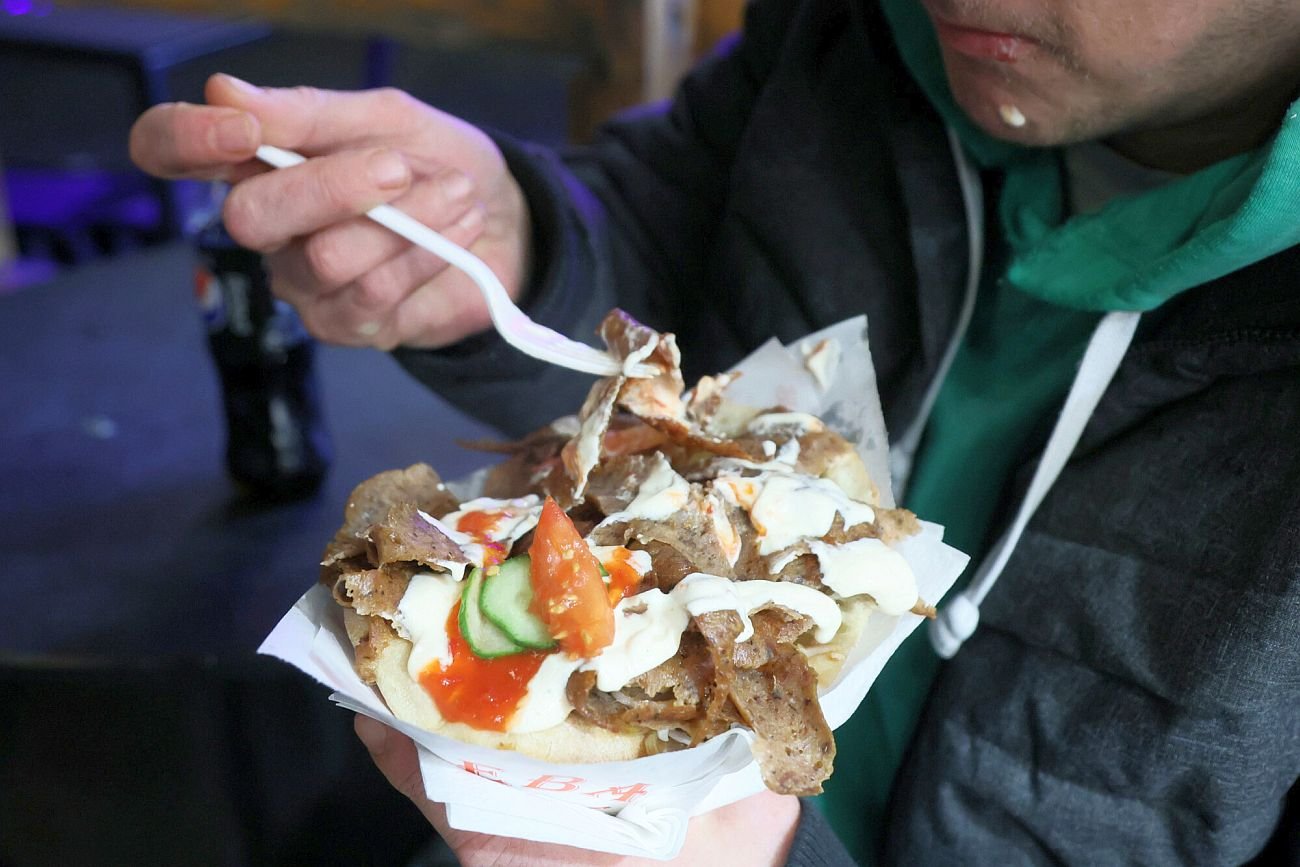 Polaków stać na coraz mniej jedzenia na wynos