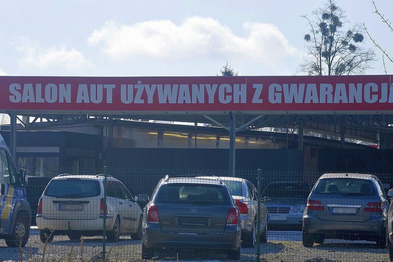 Najlepiej małolitrażowe, najlepiej z LPG - takich aut szukają dziś Polacy