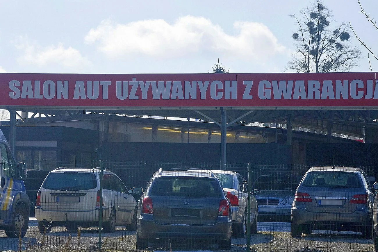 Najlepiej małolitrażowe, najlepiej z LPG - takich aut szukają dziś Polacy