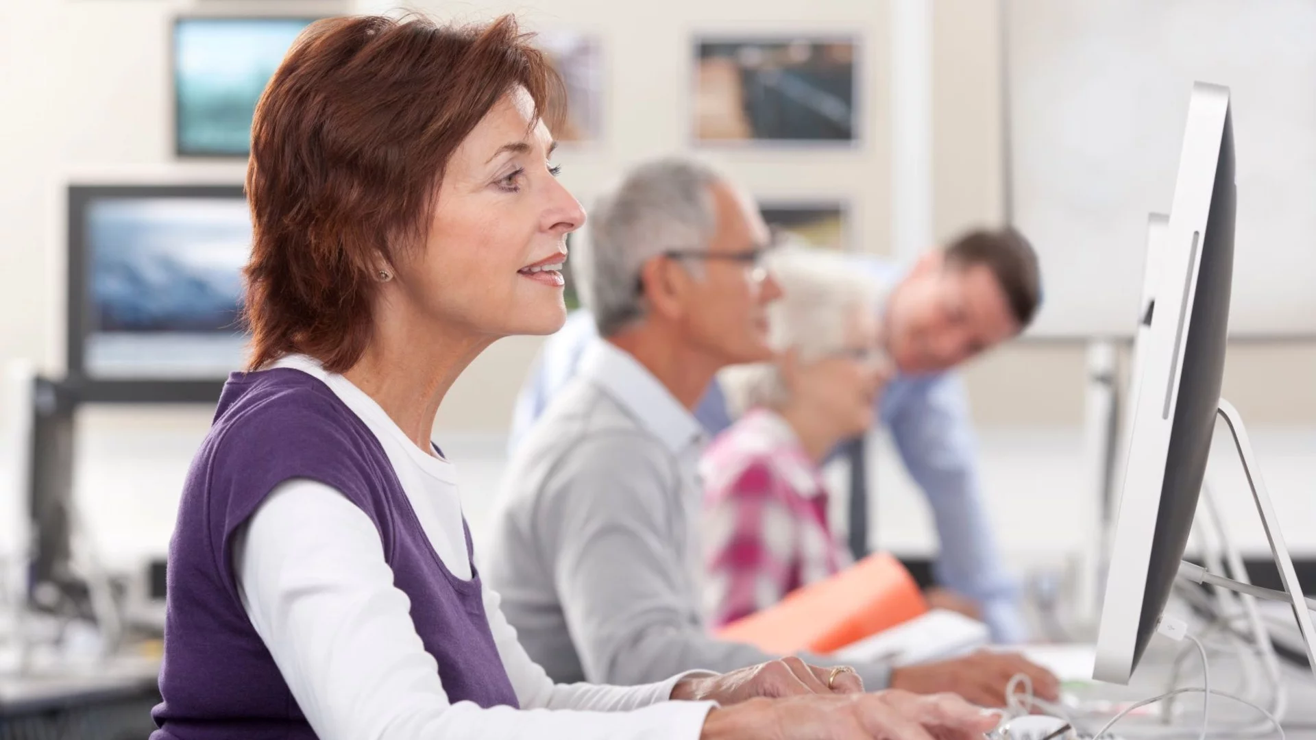 Szkoła policealna bez matury - czy jest możliwa? Wykaz zawodów i wymagane dokumenty