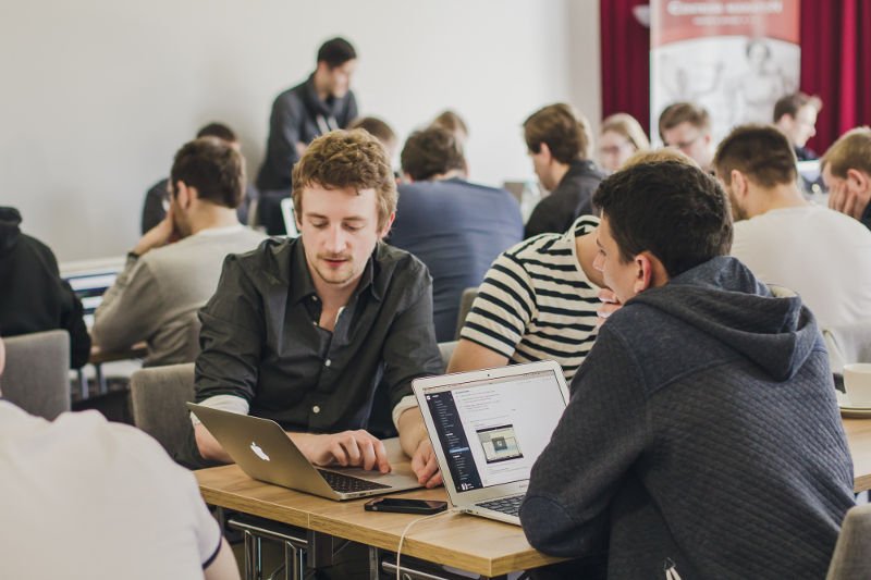 Dbanie o pracowników procentuje. W Polsce z dobrych praktyk na tym polu słynie Netguru.