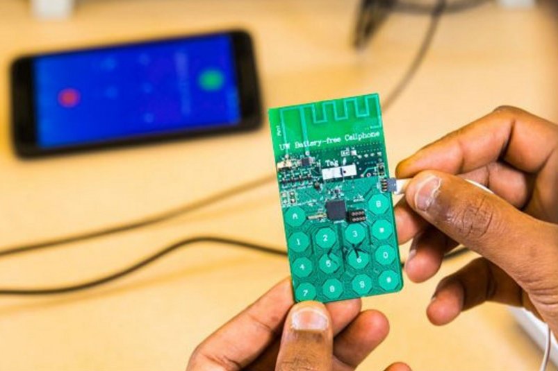 Telefon działa bez baterii, łączy się nawet z programem Skype