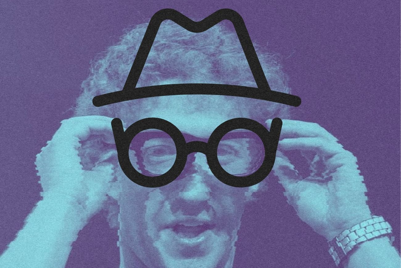 Mark Zuckerberg patrzący przez tryb incognito.