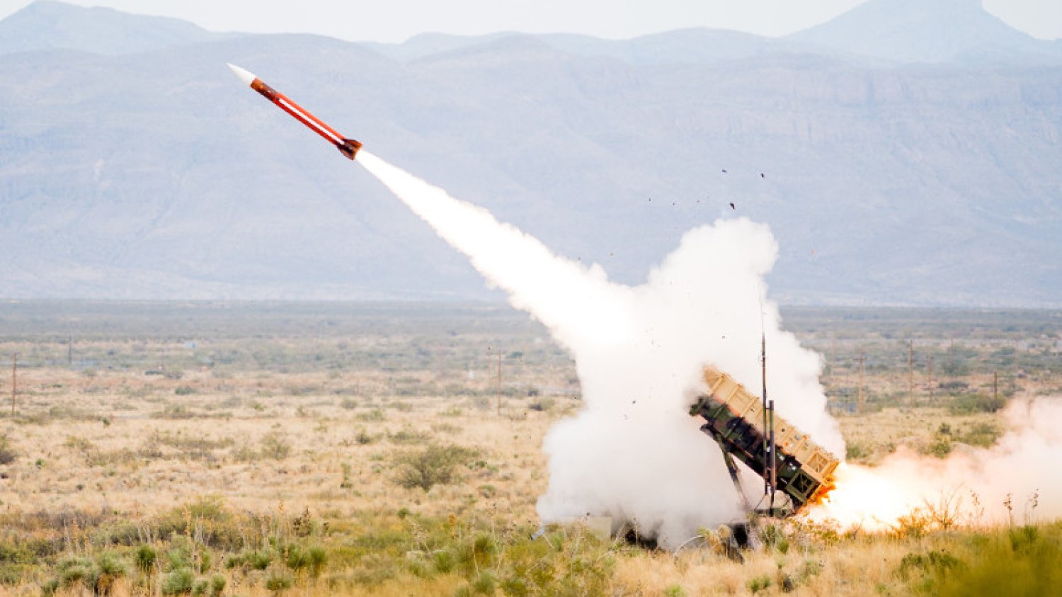 Raytheon inwestuje w polskie uczelnie, ale jednocześnie weźmie udział w budowie parasola antyrakietowego.