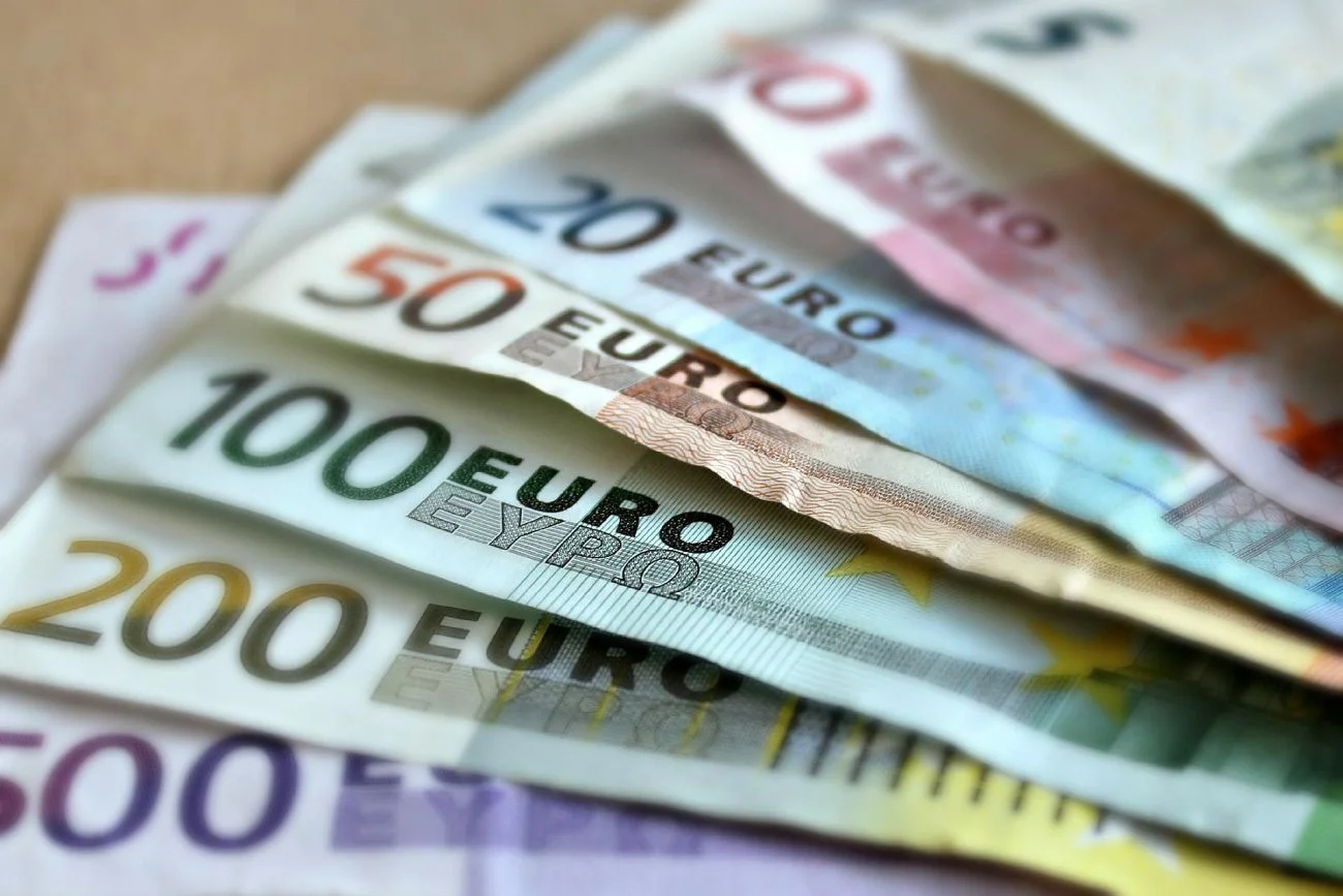Kursy walut 27 grudnia 2023 r. Ile kosztuje dolar, euro, frank i funt?
