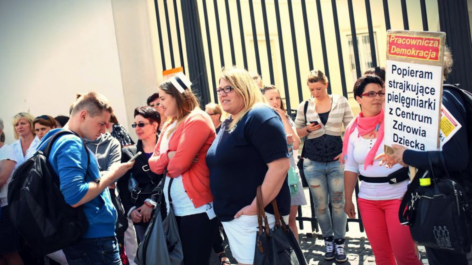 Protest pielęgniarek pod Ministerstwem Zdrowia.