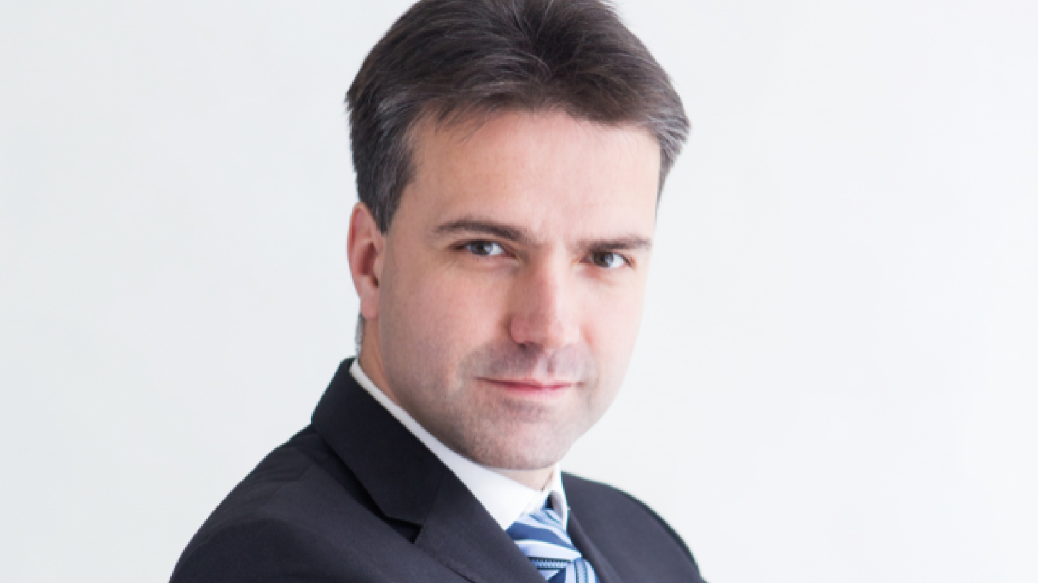 Dr Grzegorz Brona