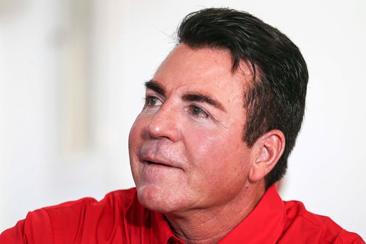 Schnatter założył Papa John's Pizza w 1984 r. Wtedy przebudował schowek na miotły na tyłach gospody swojego ojca.