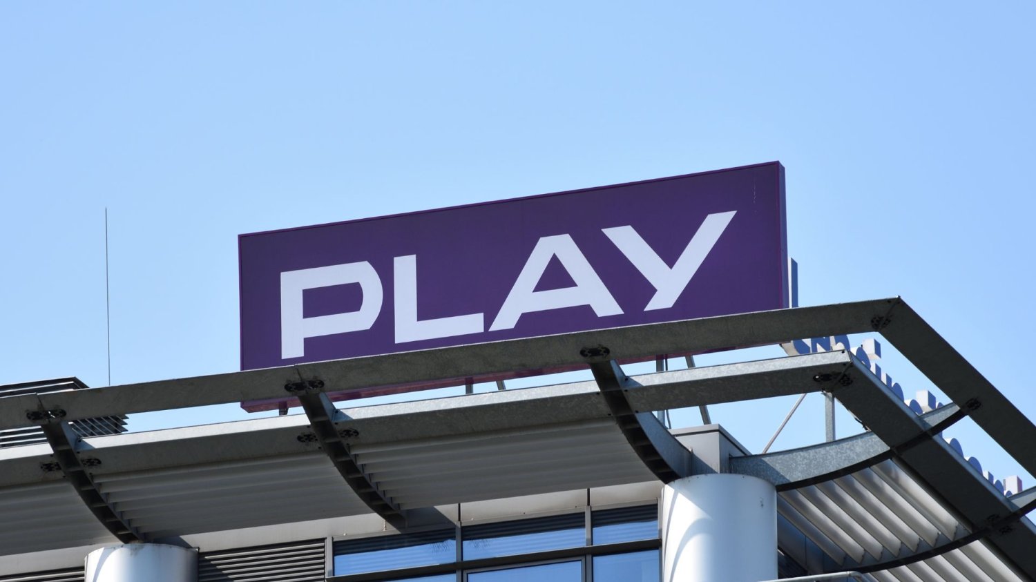 UOKiK nakłada gigantyczną karę na Play. Klienci odzyskają pieniądze.