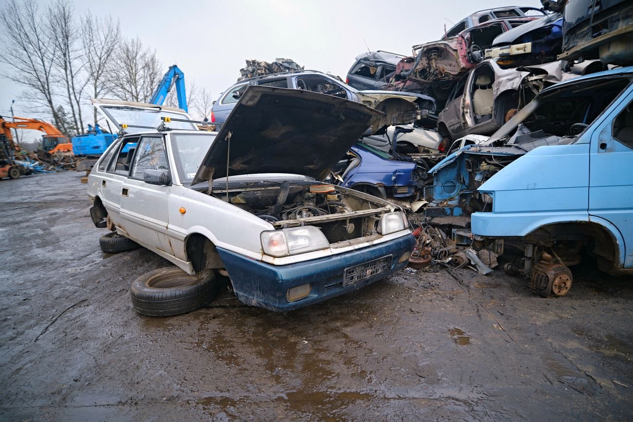 Przy oddawaniu auta na złom, nie zapomnij o resztce pieniędzy z polisy OC