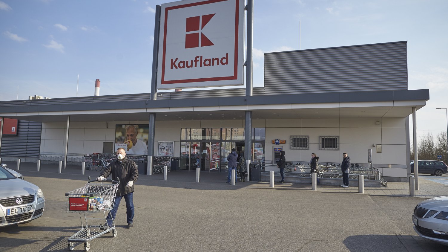 Kaufland wprowadza w polskich sklepach gotowe dania i mieszanki z owadów.