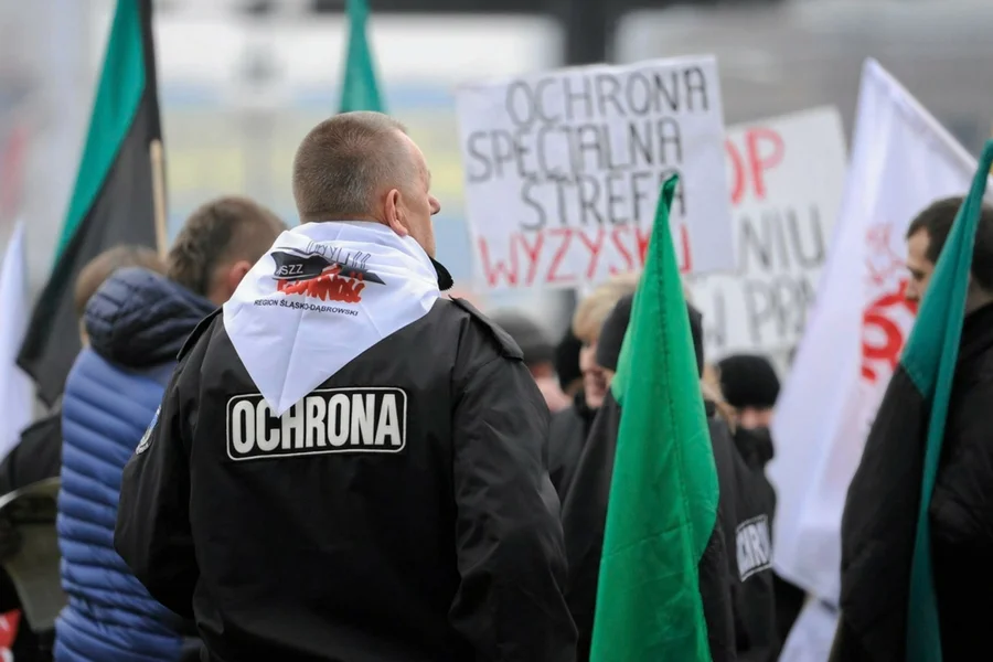 Emeryci nie będą mogli łączyć świadczeń z dorabianiem - to kolejny pomysł na uzdrowienie rynku pracy.