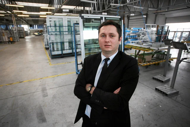 Mikołaj Placek to prezes międzynarodowej firmy należącej do ścisłej czołówki producentów okien i drzwi z PVC w Europie