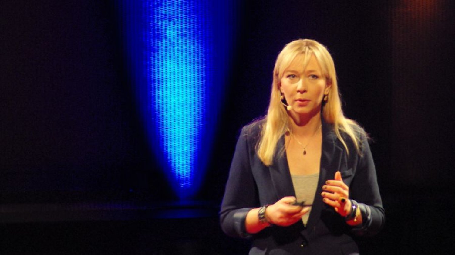 Przyszłość stała się faktem, a ludzkość wciąż nie przygotowana, mówi dr Aleksandra Przegalińska, mówczyni TEDxWarsaw 2016