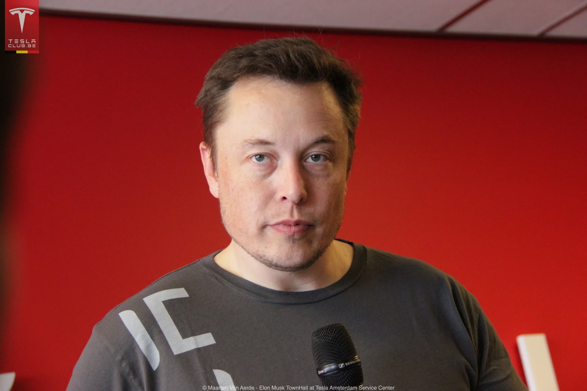 Miliarder Elon Musk. Gdyby się uprzeć, można doszukiwać się podobieństwa. Musk ma w USA status niejako "gwiazdy rocka" i jest doskonale rozpoznawany przez społeczeństwo