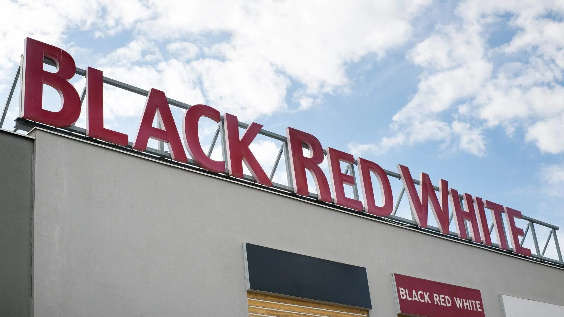 Czystki u polskiego giganta. Setki pracowników na bruku