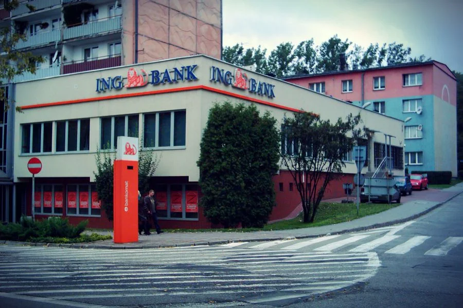 Kończy się era oddziałów bankowych na każdym rogu ulicy.