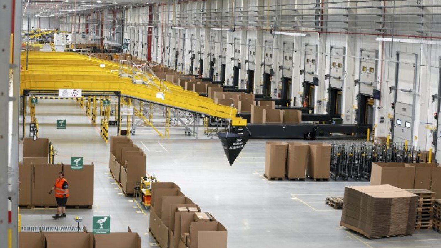 Centra logistyczne Amazona szukają kolejnych pracowników