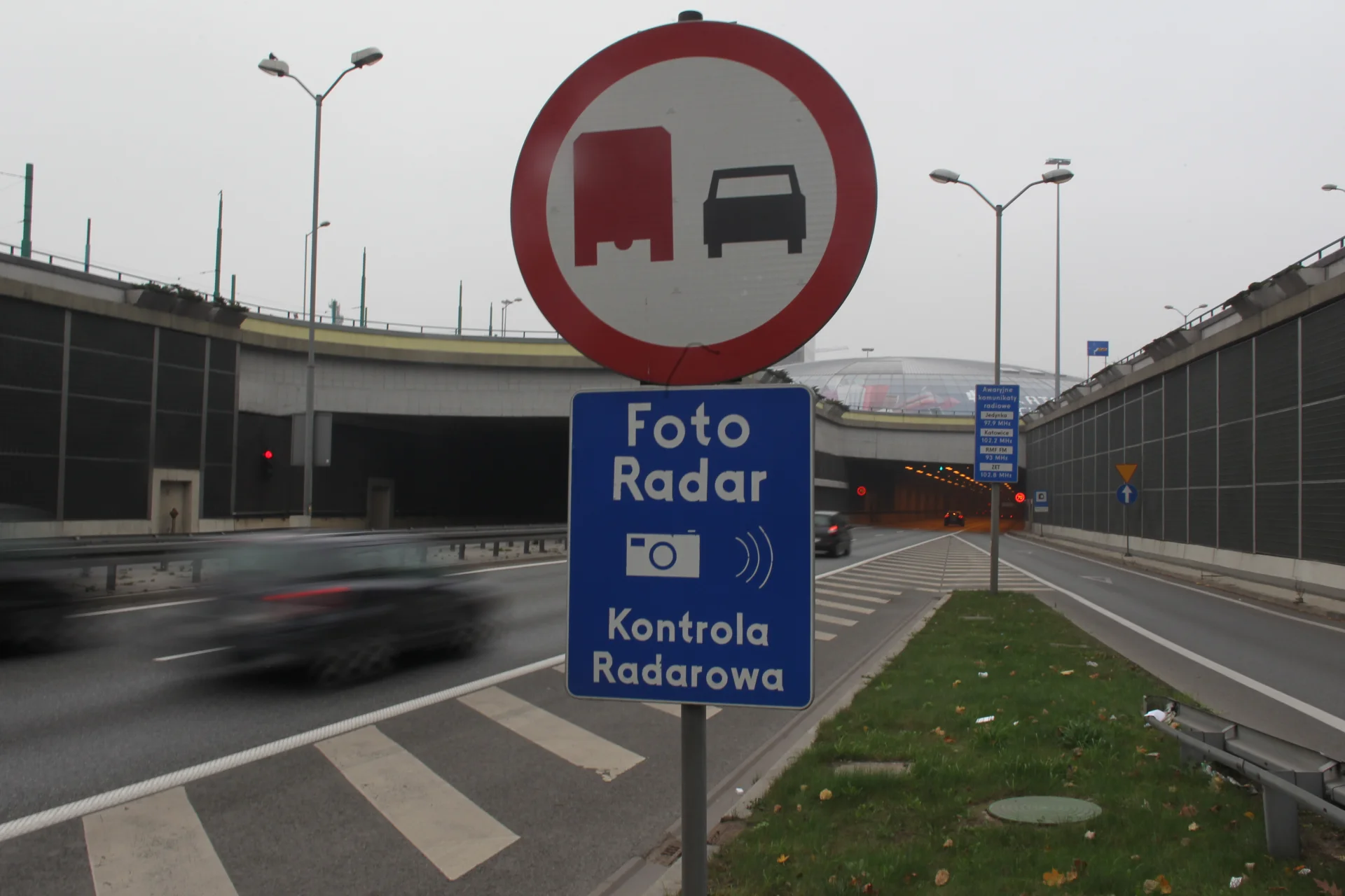 W 2020 roku na polskich drogach ma się zaroić od fotoradarów. A i bez tego jest tłoczno - obecnie funkcjonuje ich 431