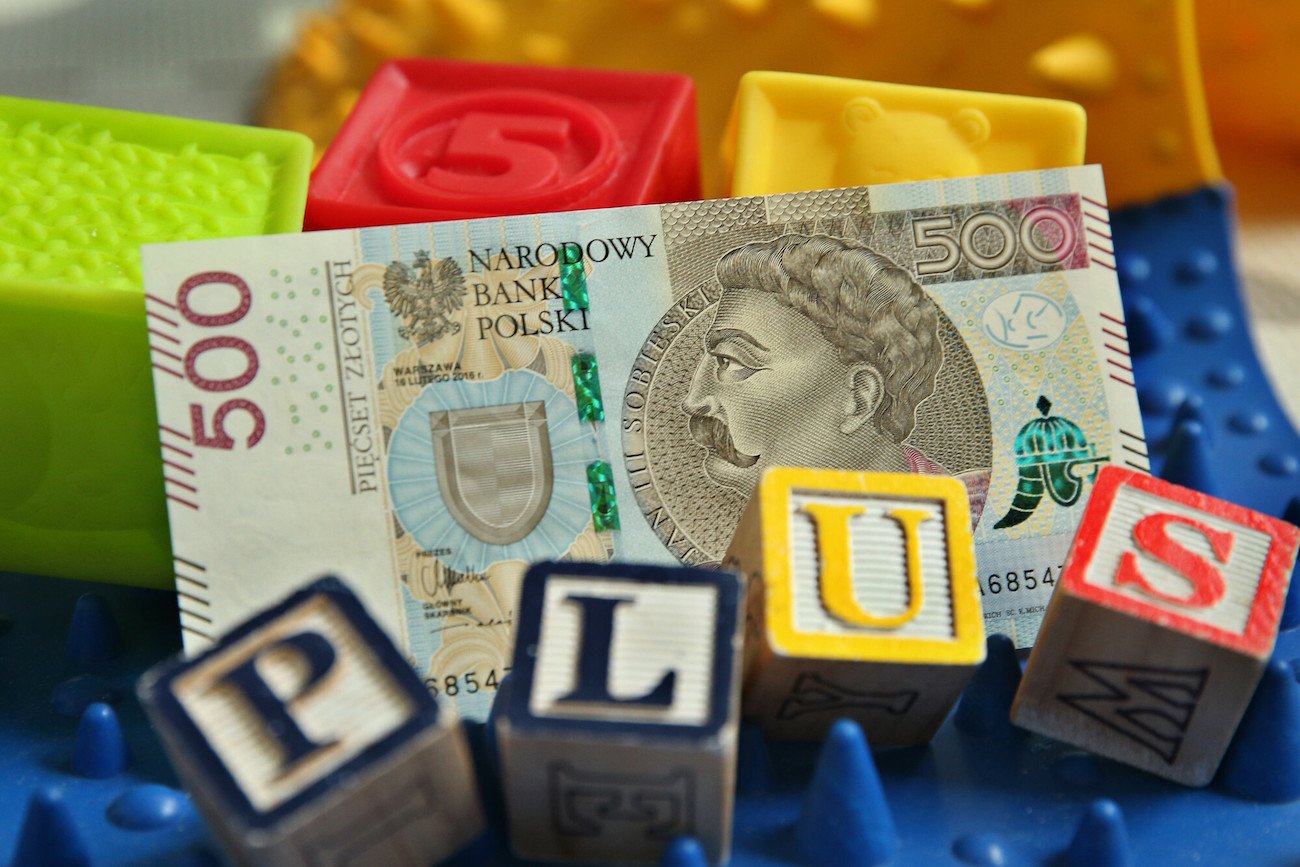 500 plus jest warte mniej niż 400 zł