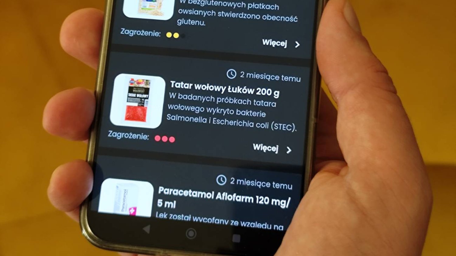 Darmowa aplikacja foodAlert ostrzega o wycofanych produktach.
