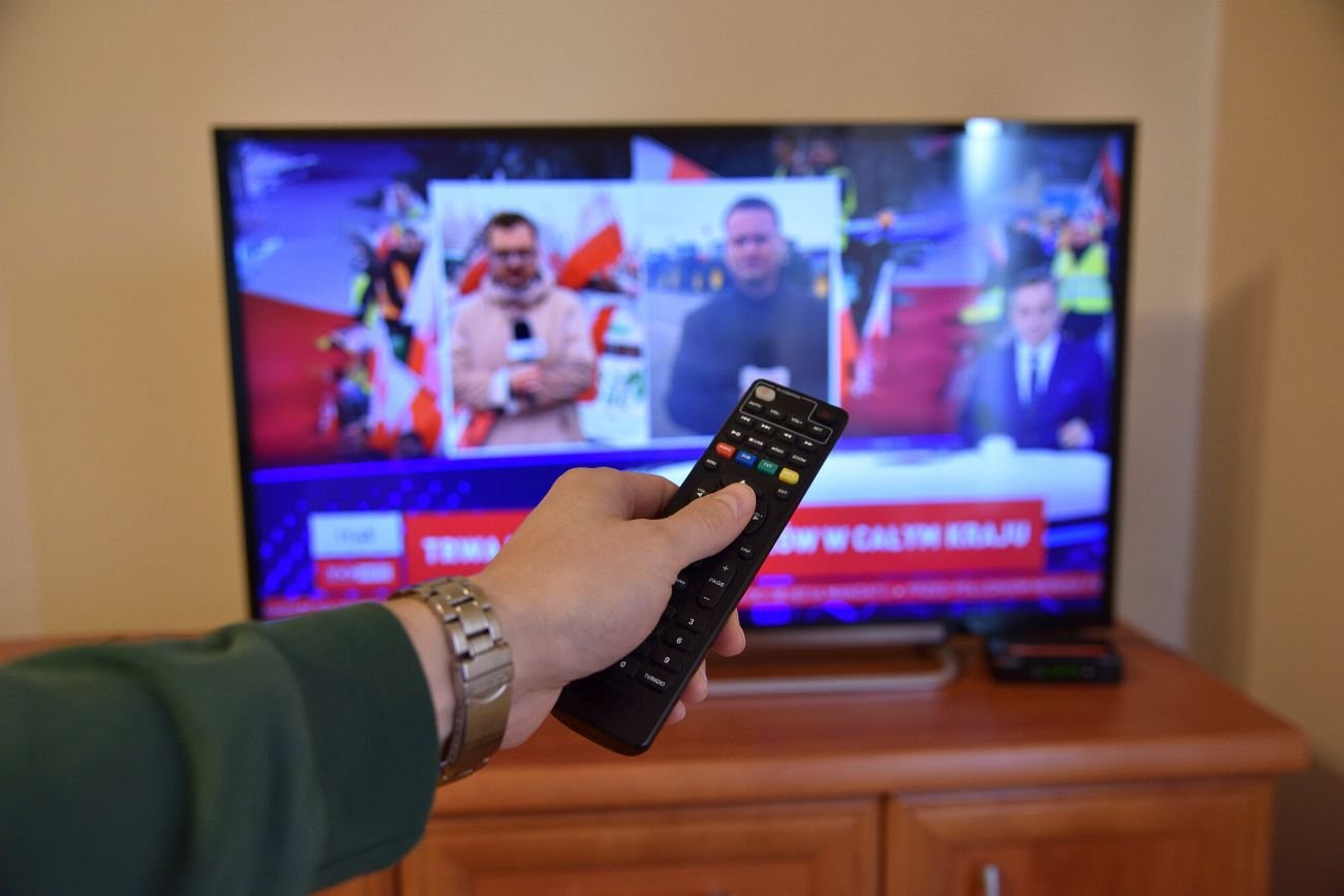 Nowy rząd sypie kasą dla TVP