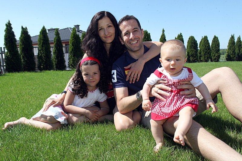 Działalność Edyty Lachowicz-Santos przyniosła jej także i inny pozafinansowy bonus. Podczas jednej z wymian międzynarodowych poznała Juna, który został jej mężem i ojcem ich dzieci - Sofii oraz Julii.