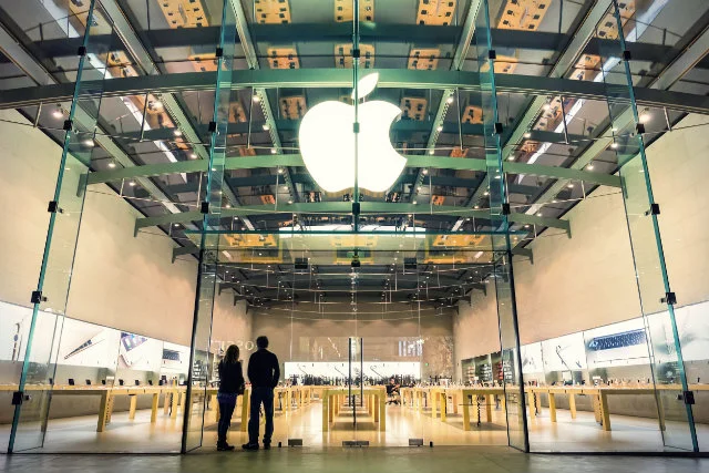 Apple rozważa przeniesienie produkcji do USA